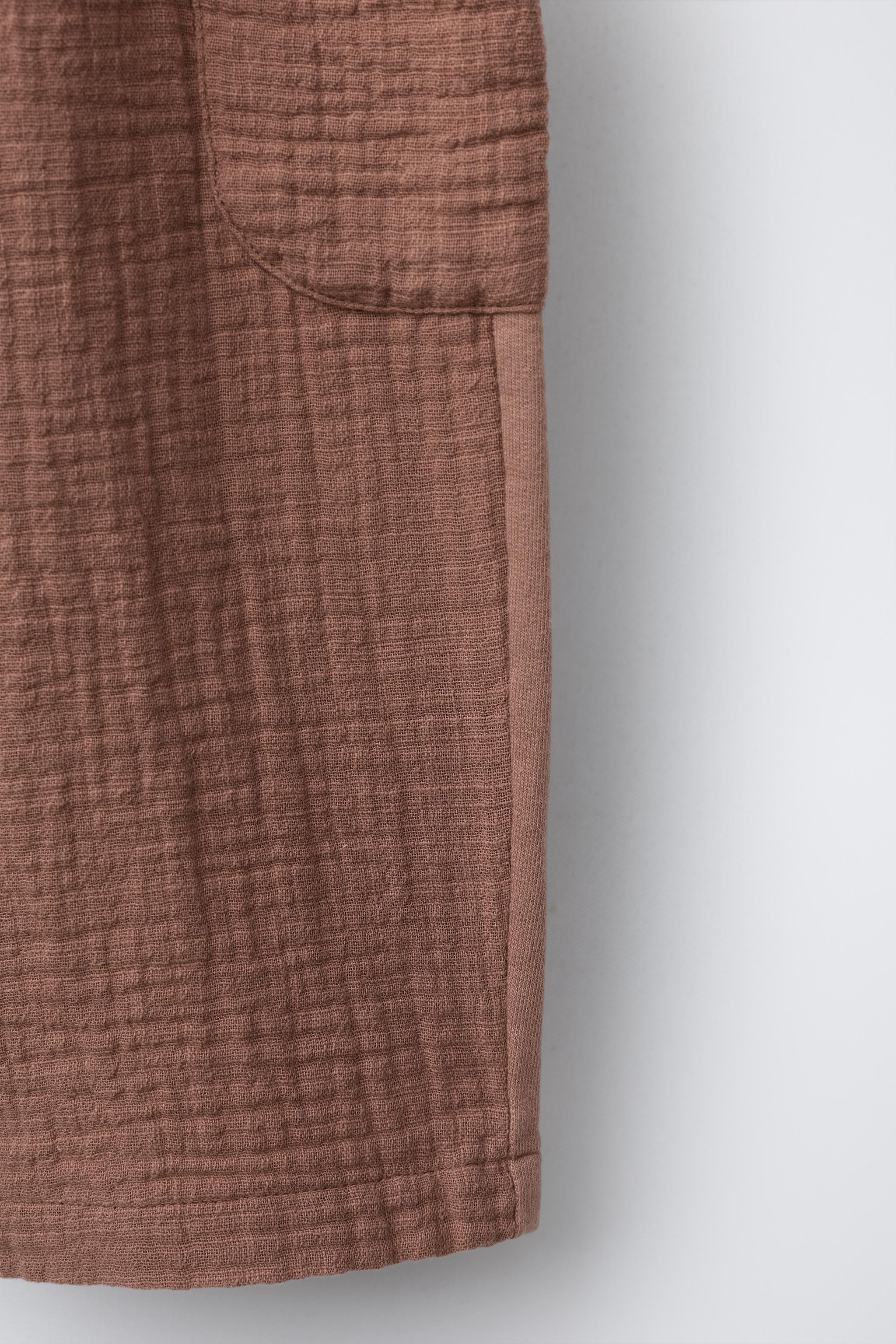 PANTALON TEXTURÉ EN MATIÈRES VARIÉES